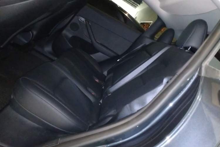 Used Tesla Model Y 2024 Rear-Wheel-Drive Version Interior 4