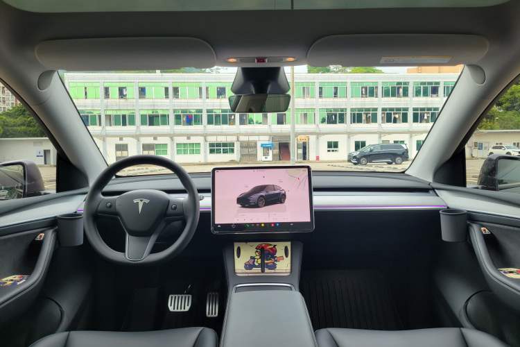 Used Tesla Model Y 2024 Rear-Wheel-Drive Version Interior 4