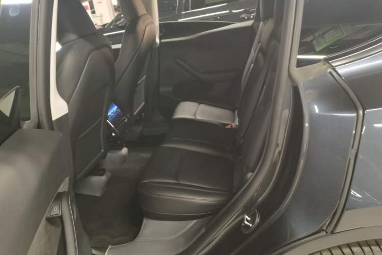 Used Tesla Model Y 2024 Rear-Wheel-Drive Version Interior 4