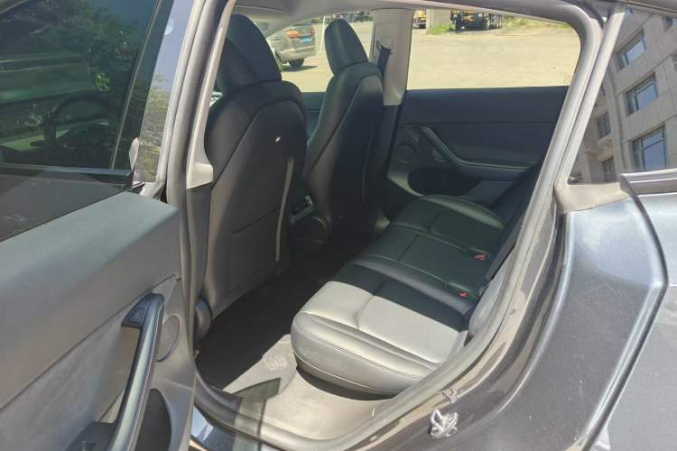 Used Tesla Model Y 2024 Rear-Wheel-Drive Version Interior 4
