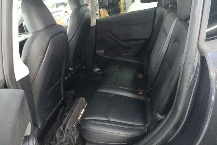 Used Tesla Model Y 2024 Rear-Wheel-Drive Version Interior 4