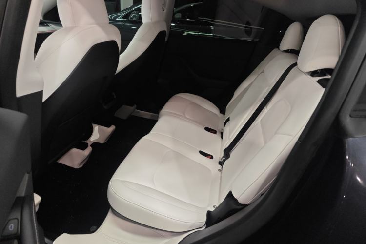 Used Tesla Model Y 2024 Rear-Wheel-Drive Version Interior 4
