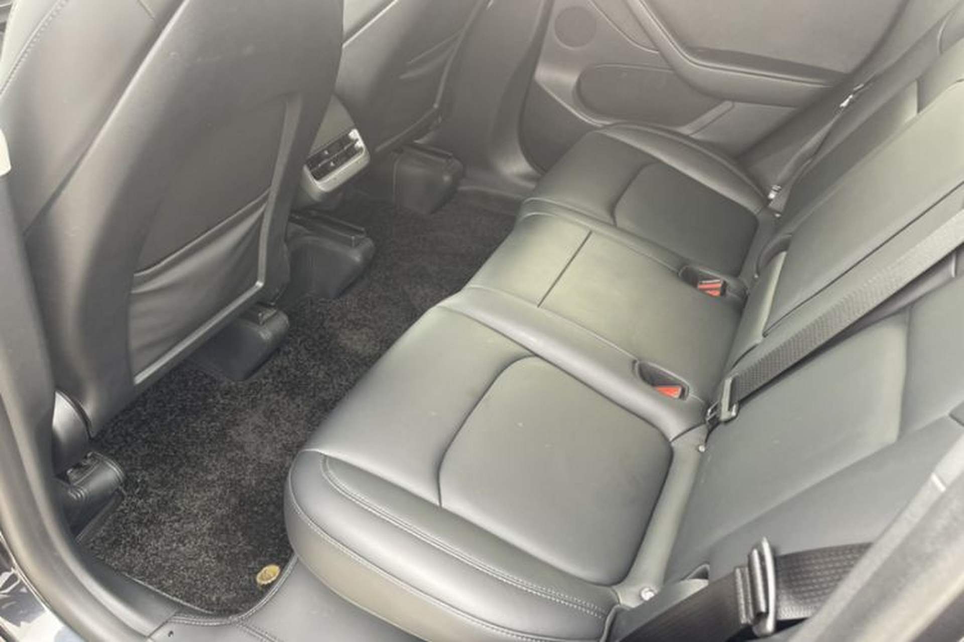 Used Tesla Model Y 2024 Rear-Wheel-Drive Version Interior 5
