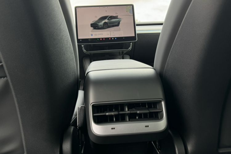 Used Tesla Model Y 2024 Rear-Wheel-Drive Version Interior 5