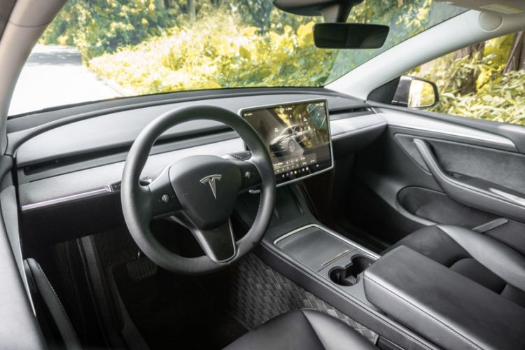 Used Tesla Model Y 2024 Rear-Wheel-Drive Version Interior 5