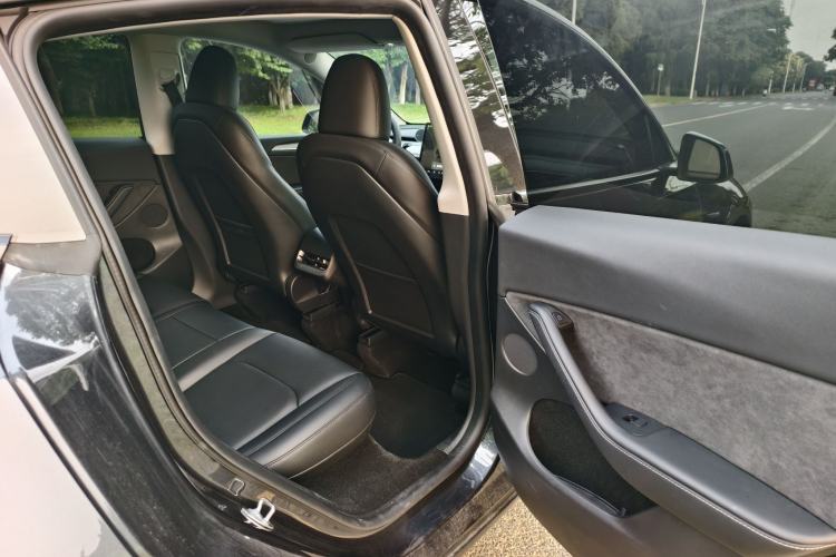 Used Tesla Model Y 2024 Rear-Wheel-Drive Version Interior 5