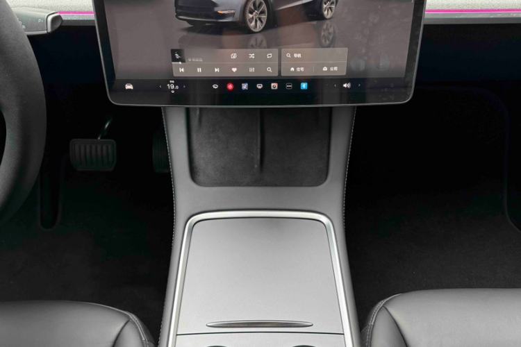 Used Tesla Model Y 2024 Rear-Wheel-Drive Version Interior 5