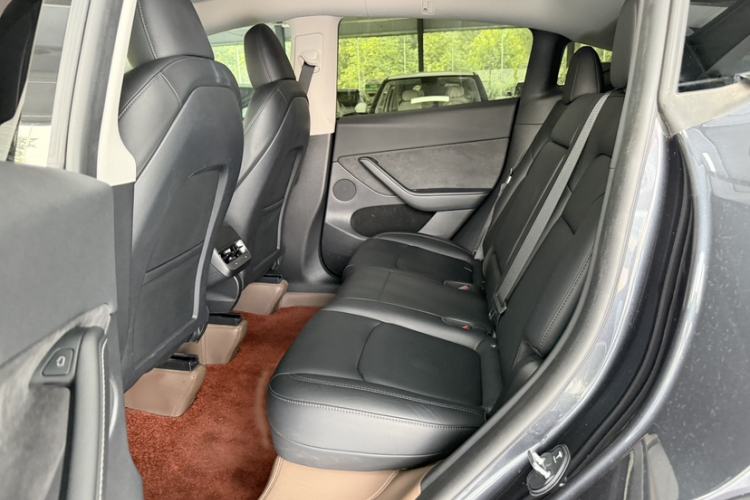 Used Tesla Model Y 2024 Rear-Wheel-Drive Version Interior 5