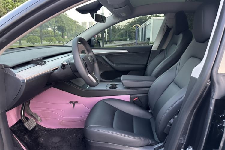 Used Tesla Model Y 2024 Rear-Wheel-Drive Version Interior 5