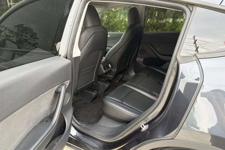 Used Tesla Model Y 2024 Rear-Wheel-Drive Version Interior 5