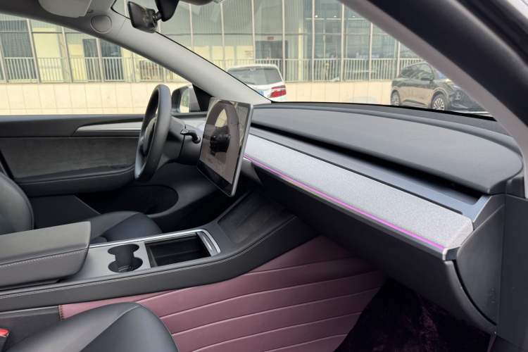 Used Tesla Model Y 2024 Rear-Wheel-Drive Version Interior 6