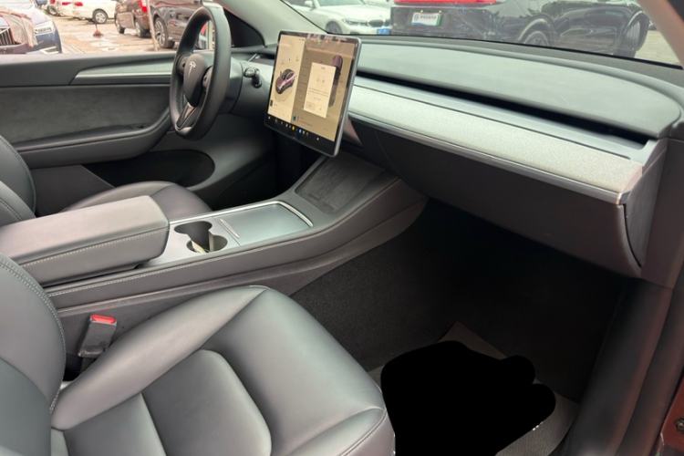 Used Tesla Model Y 2024 Rear-Wheel-Drive Version Interior 6