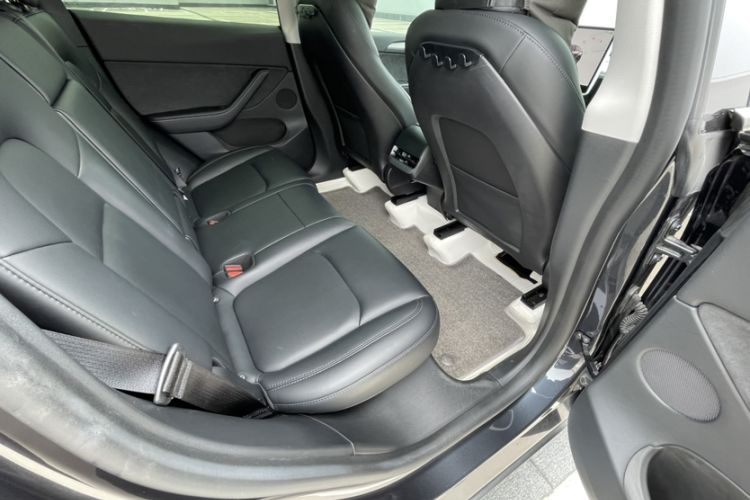 Used Tesla Model Y 2024 Rear-Wheel-Drive Version Interior 6