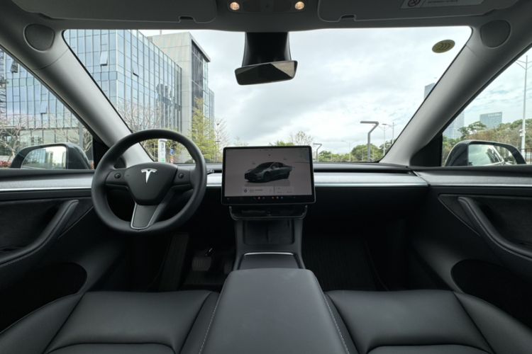 Used Tesla Model Y 2024 Rear-Wheel-Drive Version Interior 7