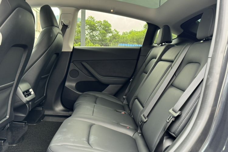 Used Tesla Model Y 2024 Rear-Wheel-Drive Version Interior 8