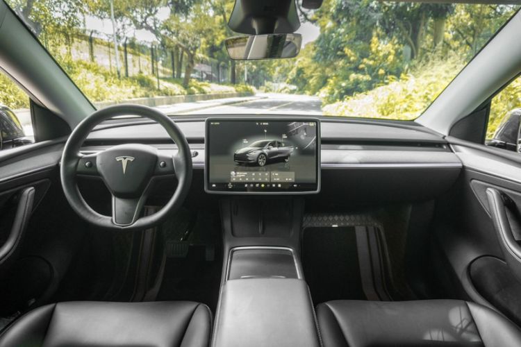 Used Tesla Model Y 2024 Rear-Wheel-Drive Version Interior 8