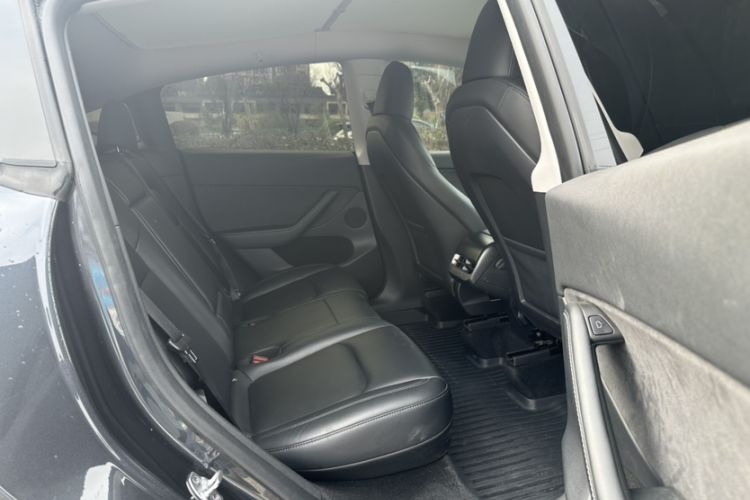 Used Tesla Model Y 2024 Rear-Wheel-Drive Version Interior 8