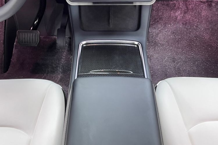 Used Tesla Model Y 2024 Long-Range All-Wheel-Drive Version Interior 8