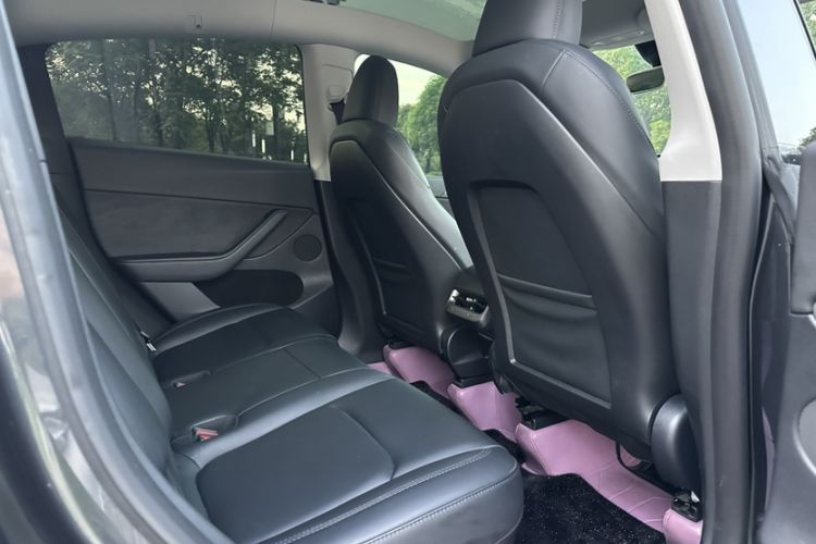 Used Tesla Model Y 2024 Rear-Wheel-Drive Version Interior 8
