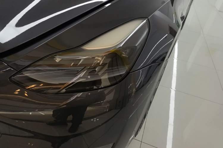 Used Tesla Model Y 2024 Long-Range All-Wheel-Drive Version Left Front Headlight