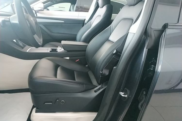 Used Tesla Model Y 2024 Rear-Wheel-Drive Version Left Front Seat