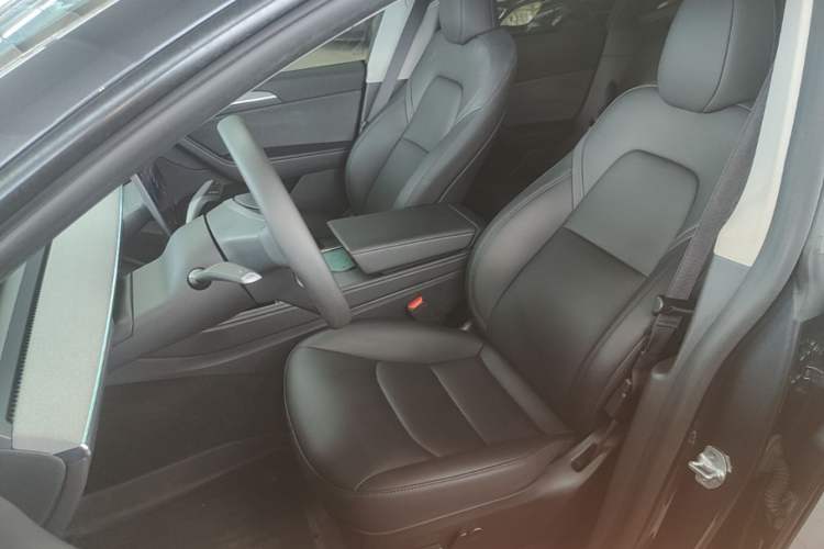 Used Tesla Model Y 2024 Rear-Wheel-Drive Version Left Front Seat