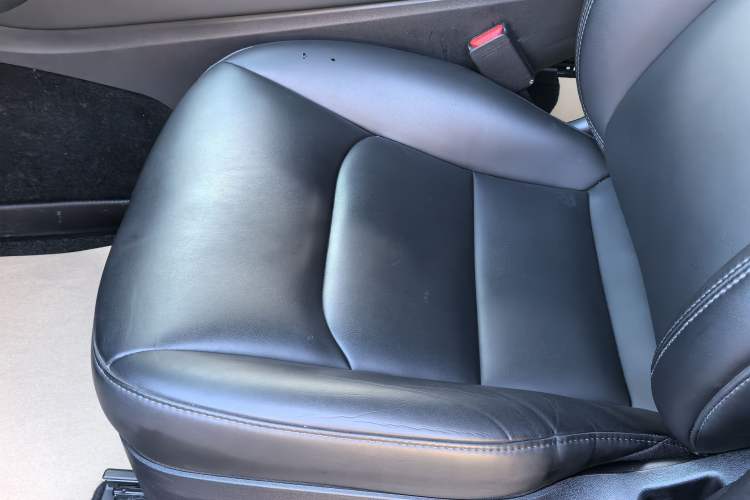 Used Tesla Model Y 2024 Rear-Wheel-Drive Version Left Front Seat