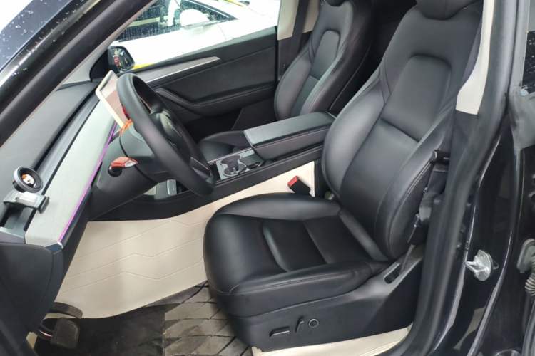 Used Tesla Model Y 2024 Rear-Wheel-Drive Version Left Front Seat