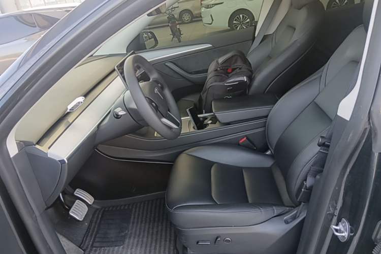 Used Tesla Model Y 2024 Rear-Wheel-Drive Version Left Front Seat