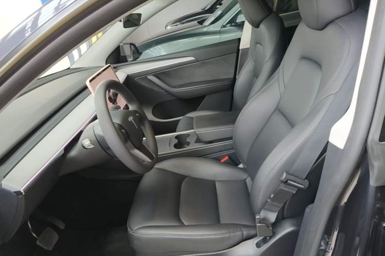 Used Tesla Model Y 2024 Rear-Wheel-Drive Version Left Front Seat