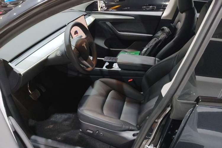 Used Tesla Model Y 2024 Rear-Wheel-Drive Version Left Front Seat
