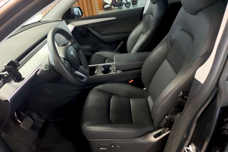 Used Tesla Model Y 2024 Rear-Wheel-Drive Version Left Front Seat