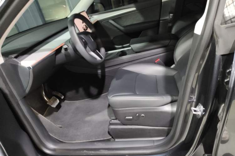 Used Tesla Model Y 2024 Rear-Wheel-Drive Version Left Front Seat