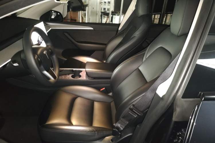Used Tesla Model Y 2024 Rear-Wheel-Drive Version Left Front Seat