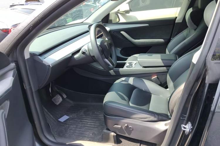 Used Tesla Model Y 2024 Rear-Wheel-Drive Version Left Front Seat