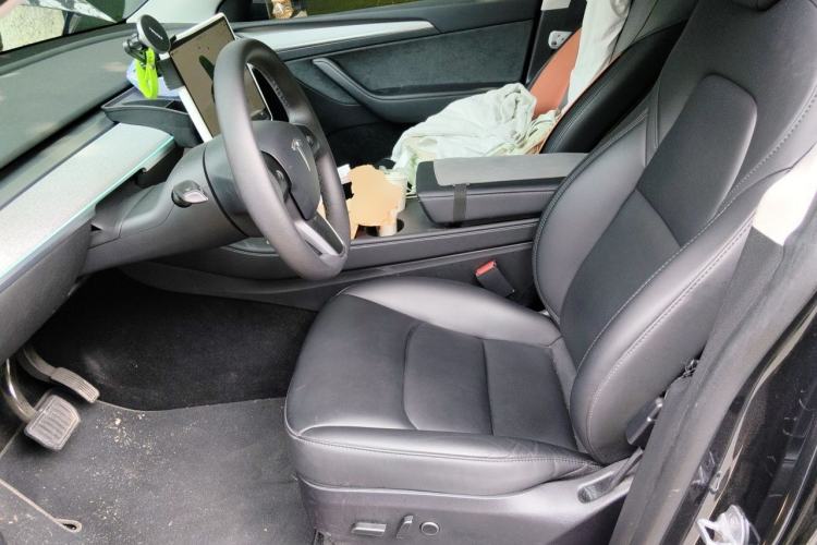 Used Tesla Model Y 2024 Long-Range All-Wheel-Drive Version Left Front Seat