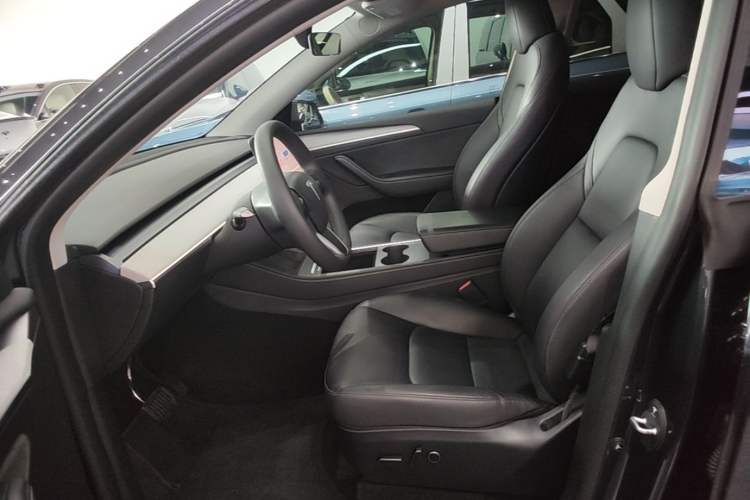 Used Tesla Model Y 2024 Rear-Wheel-Drive Version Left Front Seat