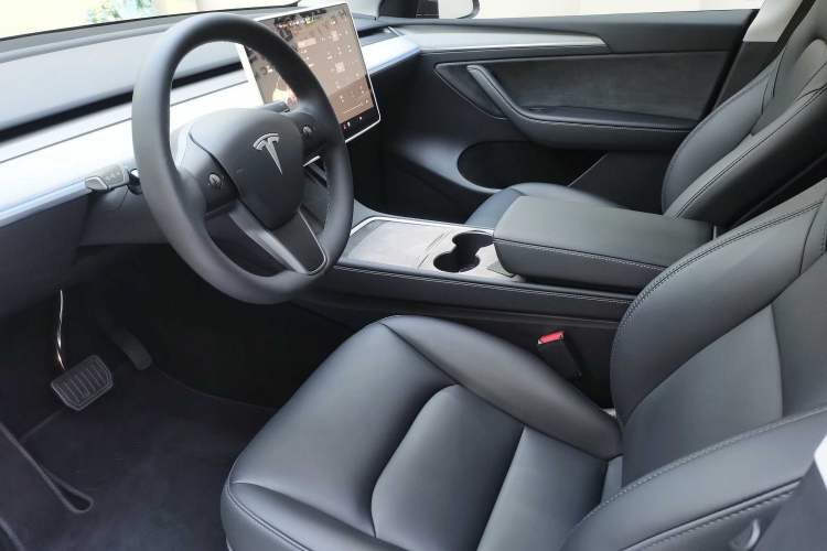Used Tesla Model Y 2024 Rear-Wheel-Drive Version Left Front Seat