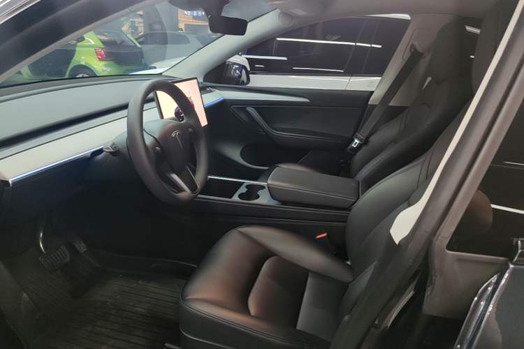 Used Tesla Model Y 2024 Rear-Wheel-Drive Version Left Front Seat