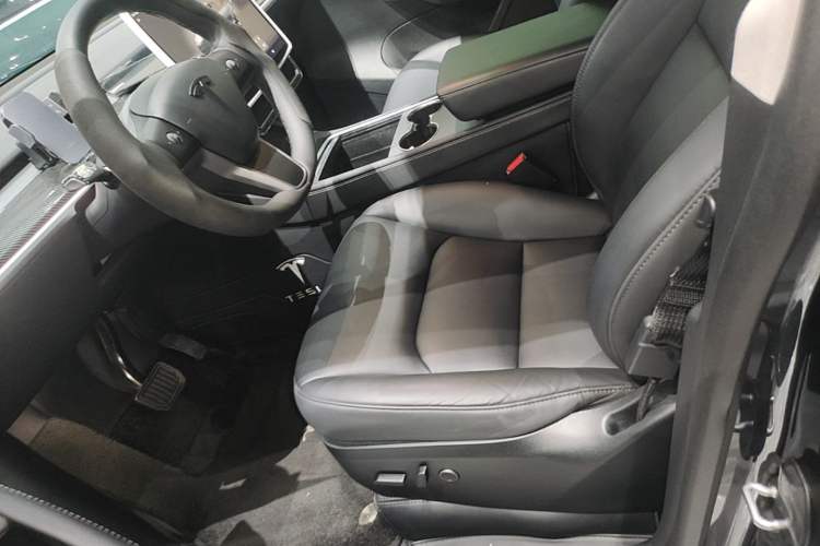 Used Tesla Model Y 2024 Rear-Wheel-Drive Version Left Front Seat