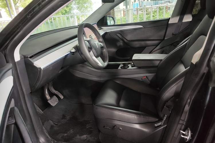 Used Tesla Model Y 2024 Rear-Wheel-Drive Version Left Front Seat