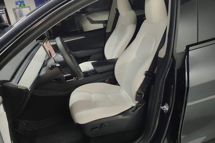 Used Tesla Model Y 2024 Rear-Wheel-Drive Version Left Front Seat