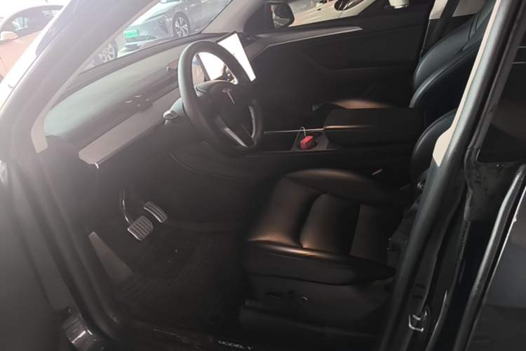 Used Tesla Model Y 2024 Rear-Wheel-Drive Version Left Front Seat