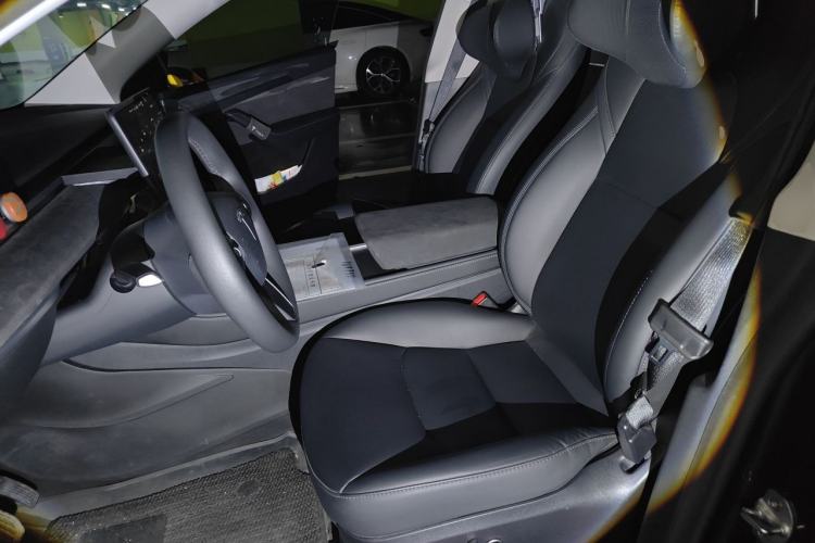 Used Tesla Model Y 2024 Rear-Wheel-Drive Version Left Front Seat