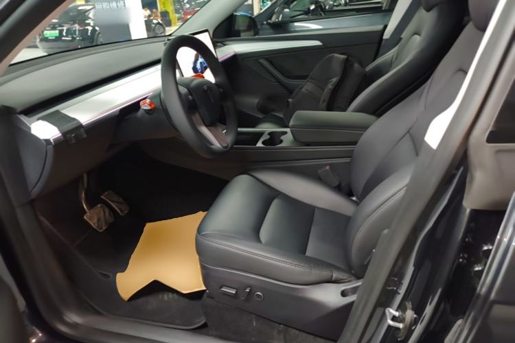 Used Tesla Model Y 2024 Rear-Wheel-Drive Version Left Front Seat