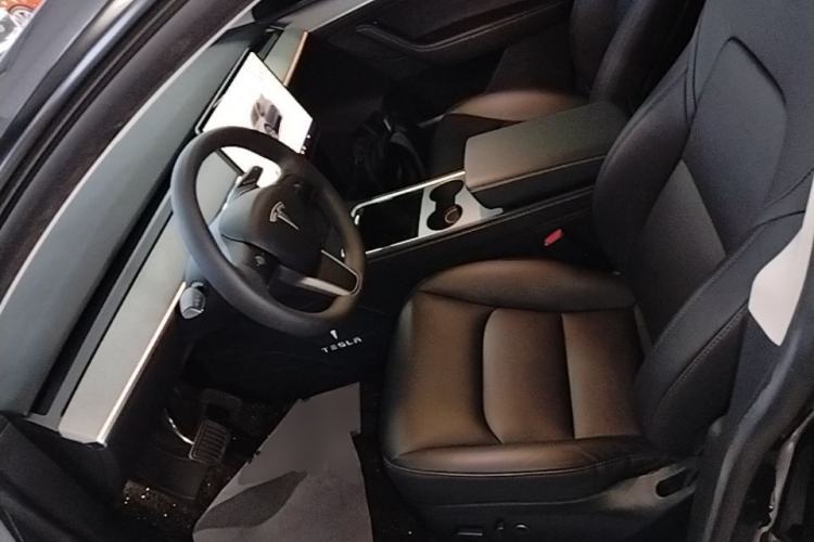 Used Tesla Model Y 2024 Rear-Wheel-Drive Version Left Front Seat