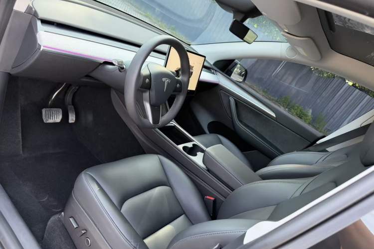 Used Tesla Model Y 2024 Rear-Wheel-Drive Version Left Front Seat