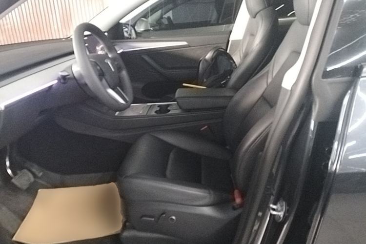 Used Tesla Model Y 2024 Long-Range All-Wheel-Drive Version Left Front Seat