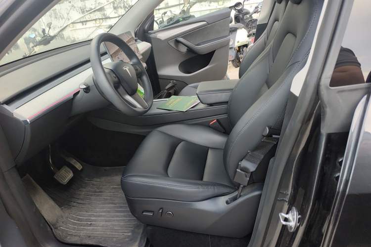 Used Tesla Model Y 2024 Rear-Wheel-Drive Version Left Front Seat