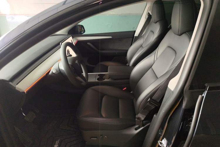 Used Tesla Model Y 2024 Long-Range All-Wheel-Drive Version Left Front Seat